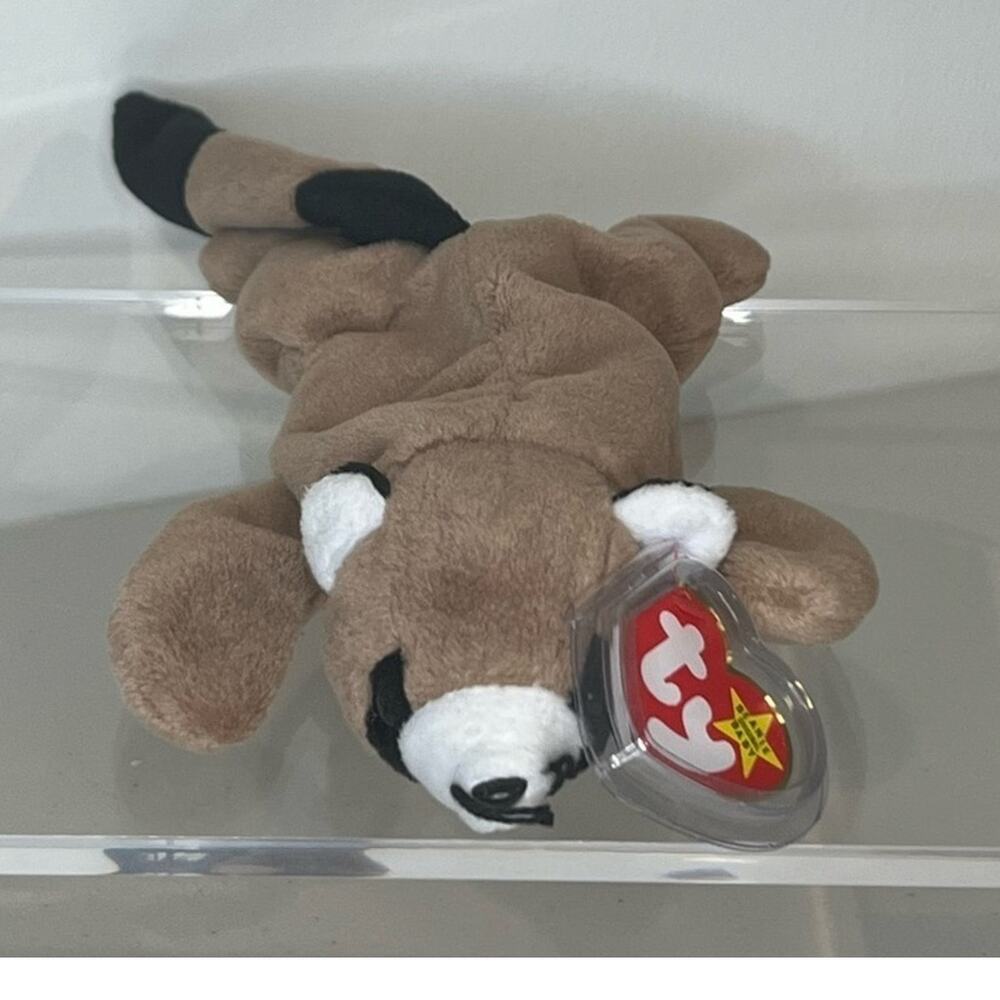 Ty Beanie Baby Ringo the Raccoon, NWT